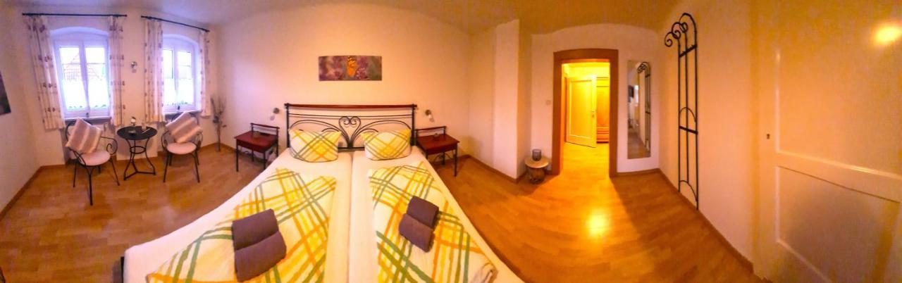 Gaestehaus Zum Weinbauer Rhodt unter Rietburg Extérieur photo