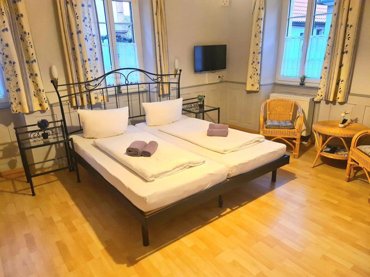 Gaestehaus Zum Weinbauer Rhodt unter Rietburg Extérieur photo